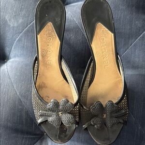 Chanel Black clover kitten heel